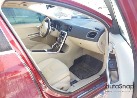 2015 Volvo S60 T5 Premier z USA, uszkodzony, nr VIN YV140MFK7F2354879